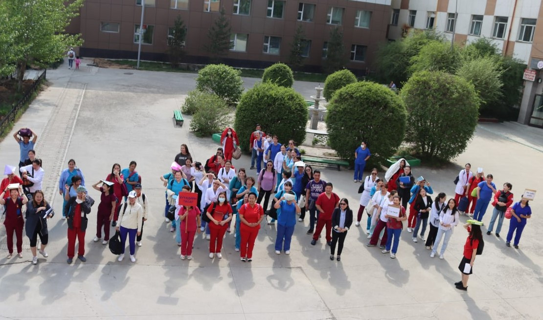 📢 АӨСҮТ-ийн нийт албан хаагчид ЗАРЛАН МЭДЭЭЛЛИЙН ДУУТ ДОХИОГООР АЖИЛЛАХ ДАДЛАГА СУРГУУЛЬД ОРОЛЦЛОО.