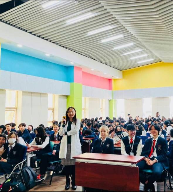 ЭГЗНСТ-ийн их эмч Т.Булганцэцэг, "Батга өвчнөөс сэргийлэх, түүний арьс арчилгаа” сэдвээр сургалт зохион байгуулж сурагчдад зөвлөгөө, мэдээлэл хүргэж ажиллаа.